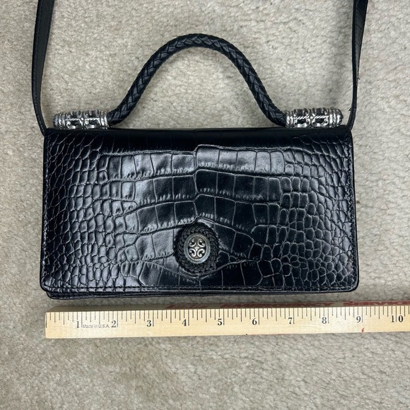 Brighton 8.5 x 5 inch wallet bag with magnetic closure detachable strap - Picture 10 of 11